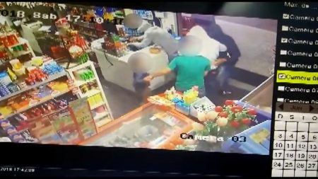Para proteger o pai, criança chuta ladrão durante assalto no Paraná; VÍDEO