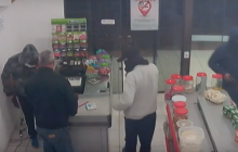Vídeo: Em assalto bandidos armados assaltam loja de conveniência em Itaipulândia