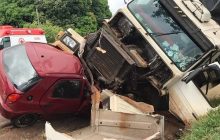 Duas pessoas morrem em colisão entre carro e caminhão de São Miguel do Iguaçu