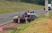 Medianeira: Veículo capota na rodovia BR 277 após condutor perder controle da direção