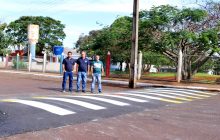 Lombada elevada é colocada em frente à Escola Rondônia, em Itaipulândia