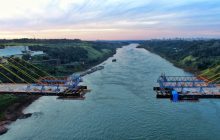 Faltam 53 metros para a Ponte da Integração unir as margens de Brasil e Paraguai