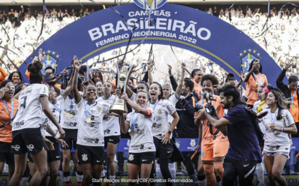 Corinthians goleia Internacional para ficar com título do Brasileiro Feminino