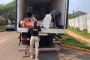 Contrabandista salta de caminhão em movimento para fugir da PM
