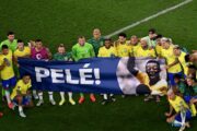 Após goleada contra a Coreia do Sul, seleção brasileira faz homenagem a Pelé