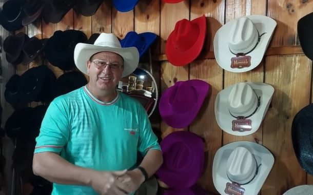 Moda country em Santa Helena é no Rancho Crioulo; Confira as opções em chapéus, texanas, fivelas e muito mais