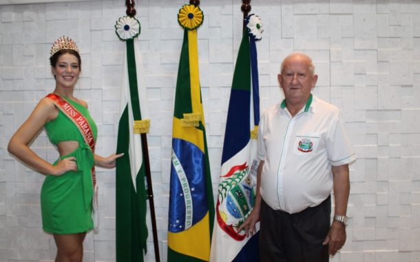 Autoridades municipais de Entre Rios do Oeste e demais servidores recepcionam a Miss Paraná Latina 2024, Thais Vitória Zanatta
