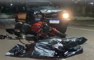 Motociclista morre ao ser arrastado por mais de 30 metros em colisão com caminhonete