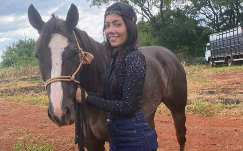 Jovem que faleceu ao ser arrastada pelo cavalo em Missal morava em Santa Helena